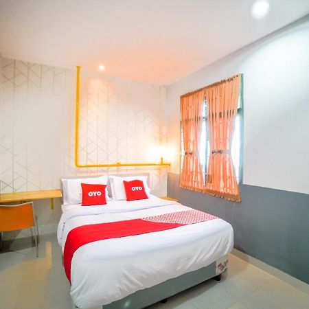 Capital O 90874 Millenium Inn 2 Medan Eksteriør billede