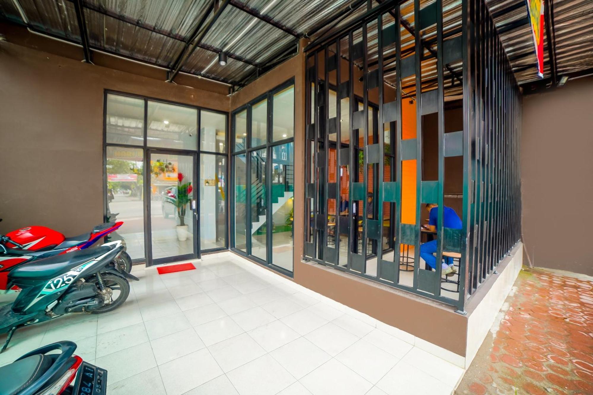 Capital O 90874 Millenium Inn 2 Medan Eksteriør billede